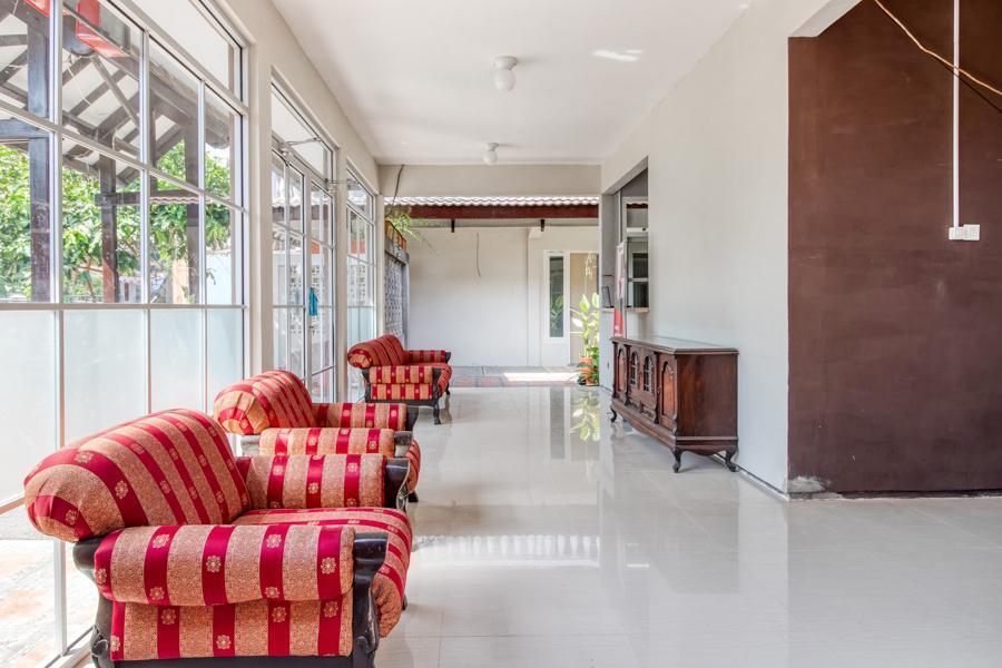 Reddoorz Near Malioboro Tugu Station Jogja Hotel Yogyakarta Exterior photo