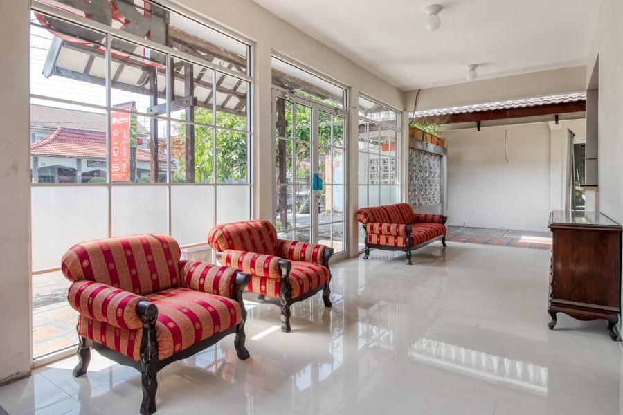 Reddoorz Near Malioboro Tugu Station Jogja Hotel Yogyakarta Exterior photo