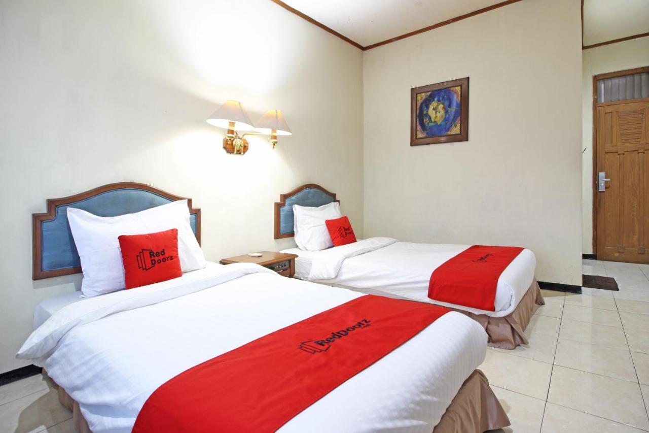Reddoorz Near Malioboro Tugu Station Jogja Hotel Yogyakarta Exterior photo