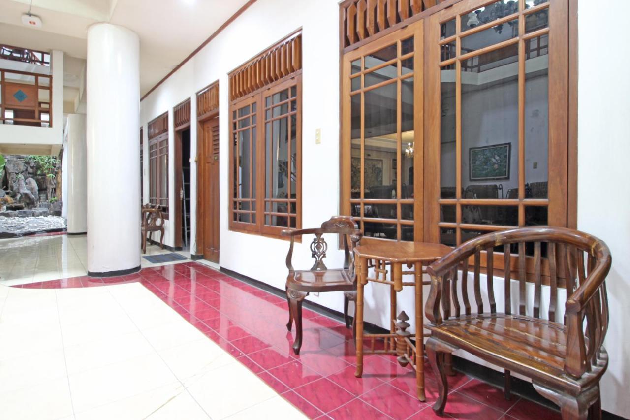 Reddoorz Near Malioboro Tugu Station Jogja Hotel Yogyakarta Exterior photo